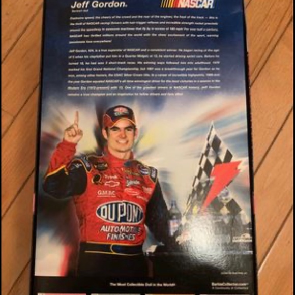 2006 Jeff Gordon Barbie - Picture 2 of 2